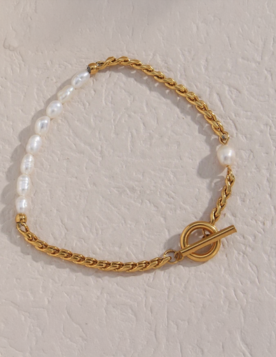 Pearl - Bracelet for Flower Girls // 18k Gold Plated PVD + Freshwater Pearls.